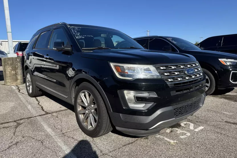 2016 Ford Explorer Limited photo 1