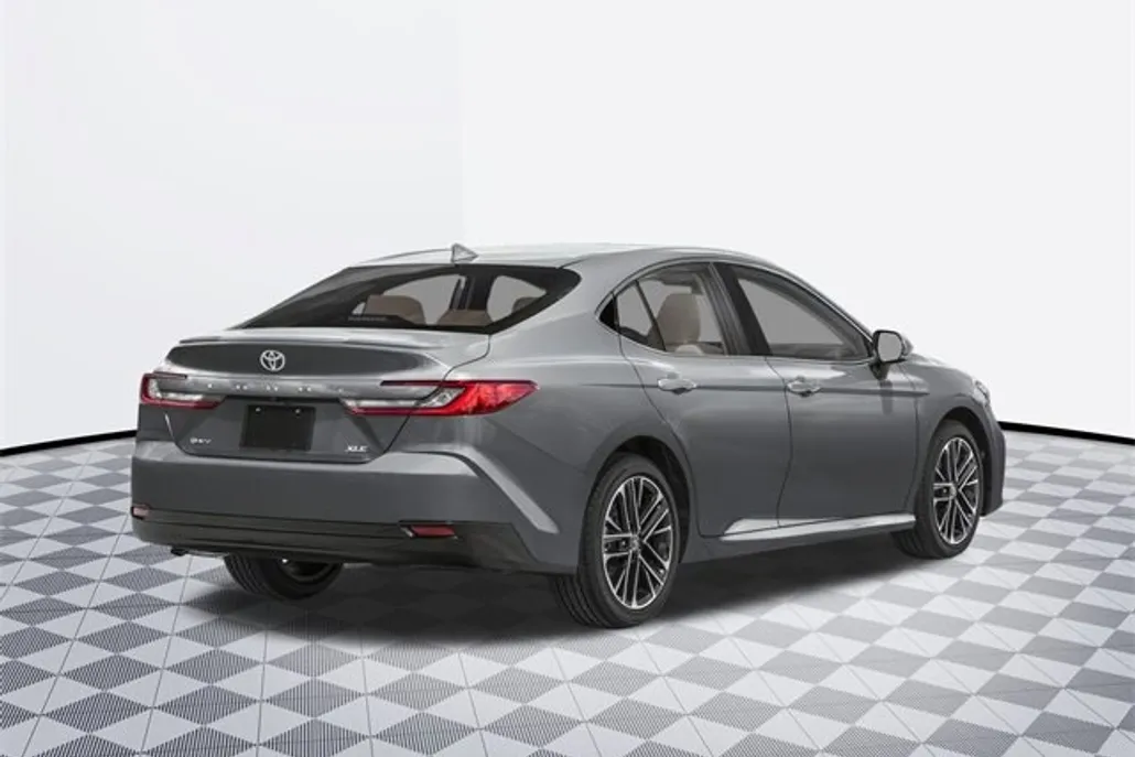 2026 Toyota Camry XLE photo 1