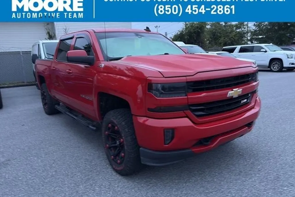 2018 Chevrolet Silverado 1500 LT photo 1