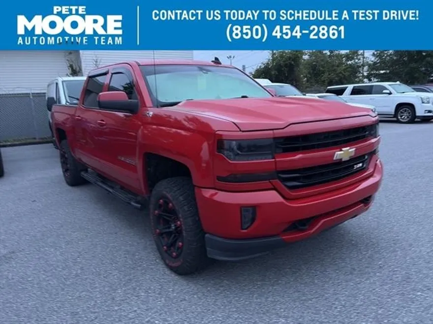 2018 Chevrolet Silverado 1500 LT photo 1