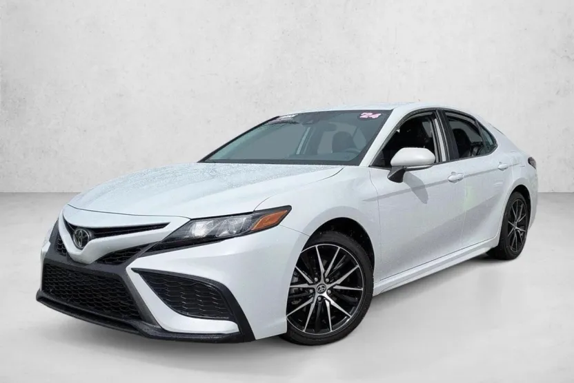 2024 Toyota Camry SE photo 1