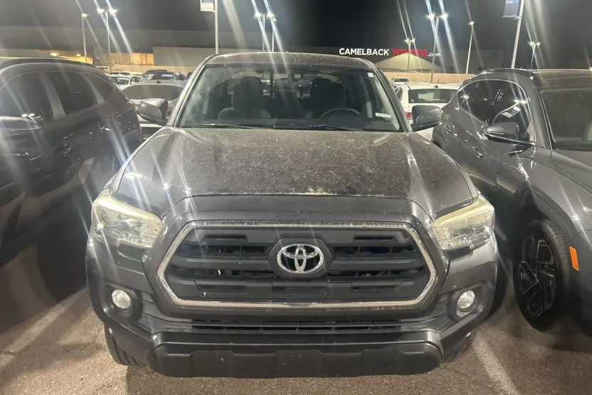 2016 Toyota Tacoma SR5 photo 1