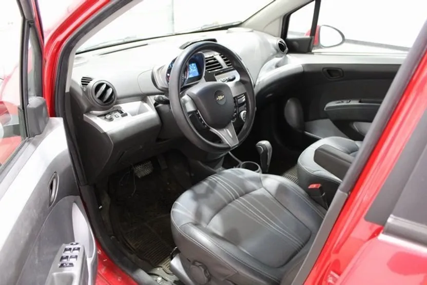 2013 Chevrolet Spark LT photo 1