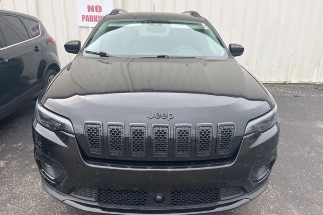 2023 Jeep Cherokee Altitude photo 1