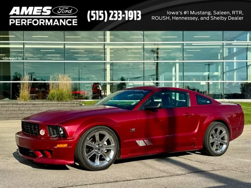 2005 Ford Mustang GT photo 1