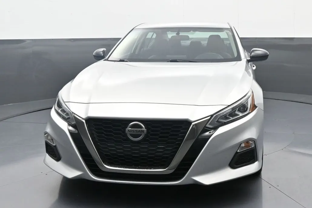 2019 Nissan Altima 2.5 SR photo 1