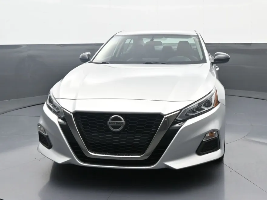 2019 Nissan Altima 2.5 SR photo 1