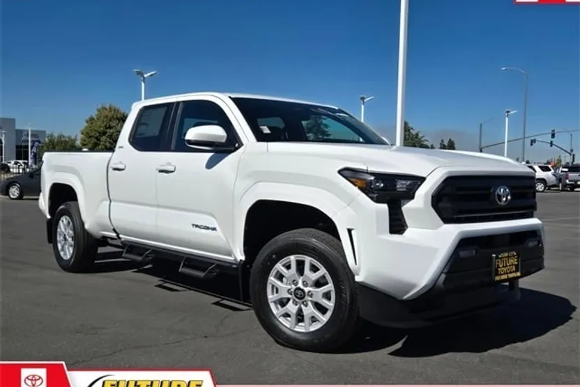 2025 Toyota Tacoma SR5 photo 1