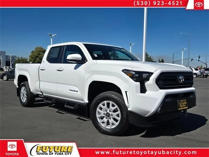 2025 Toyota Tacoma SR5 photo 1