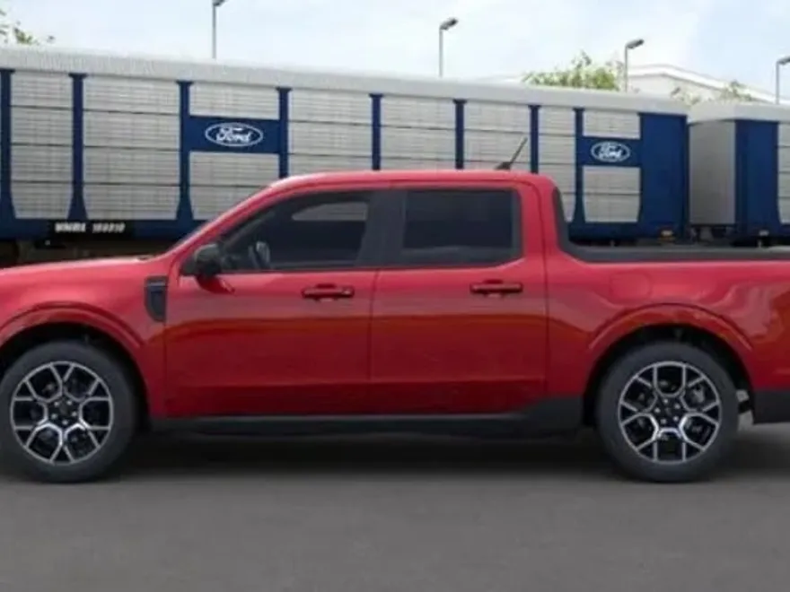 2025 Ford Maverick Lariat photo 1