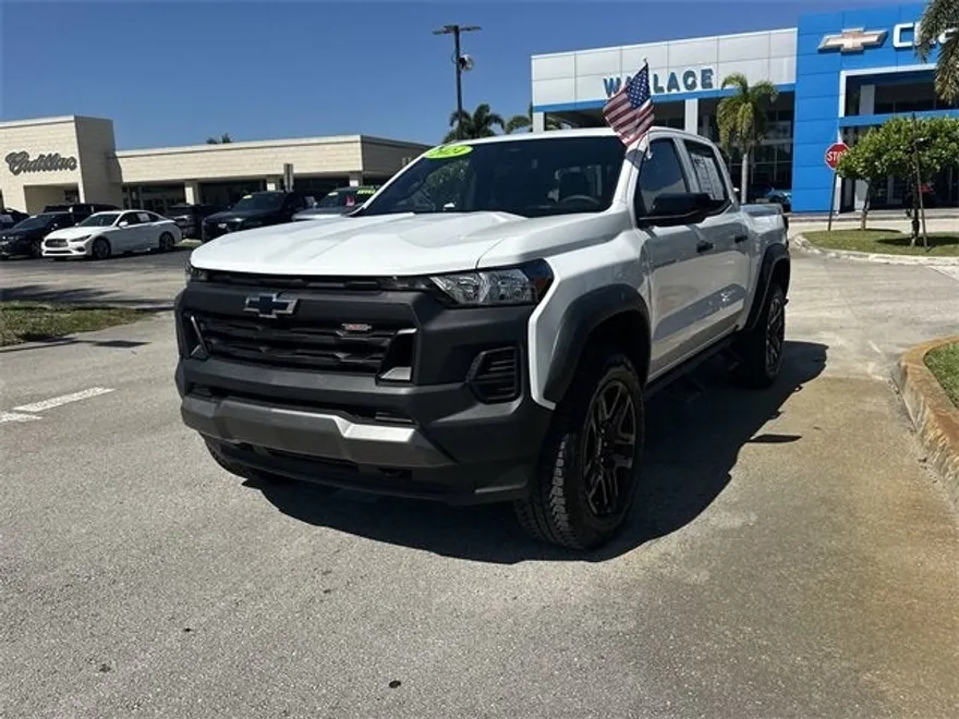 2024 Chevrolet Colorado Trail Boss photo 1