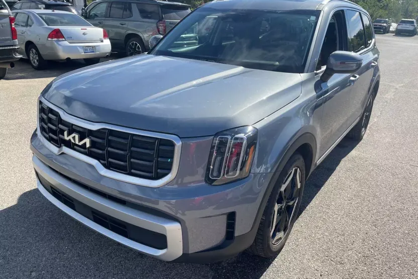 2025 Kia Telluride S photo 1