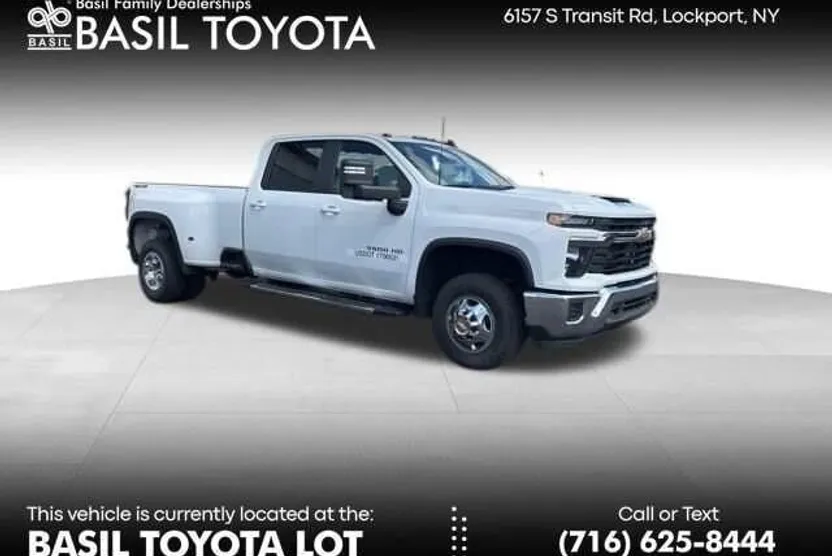 2024 Chevrolet Silverado 3500HD LT photo 1