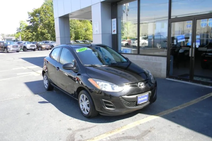 2011 Mazda Mazda2 Sport photo 1