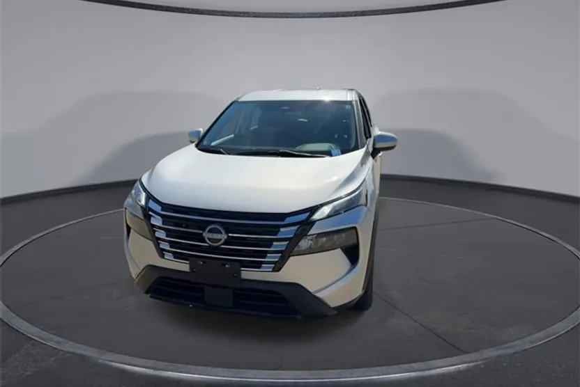 2024 Nissan Rogue SV photo 1