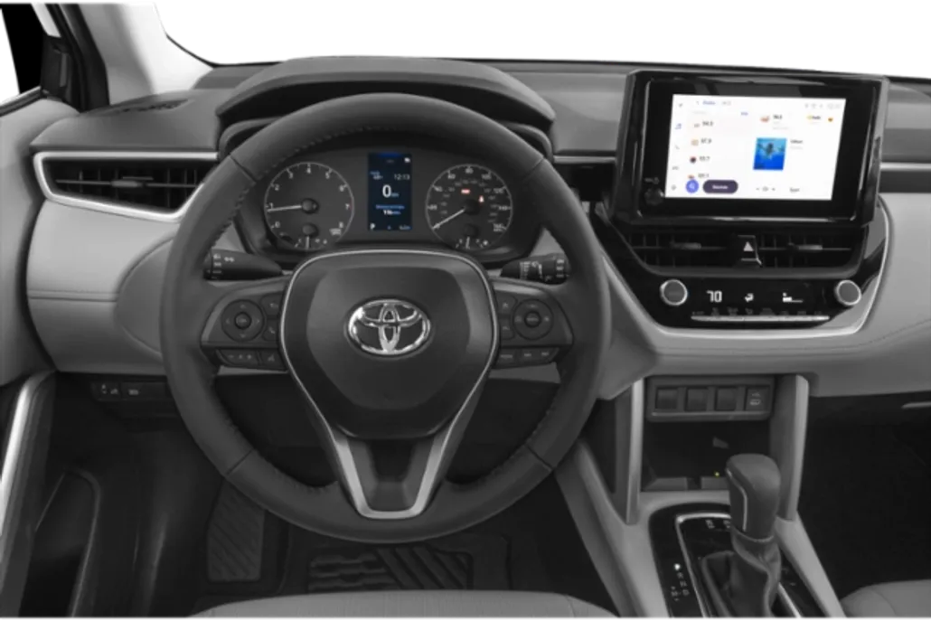 2025 Toyota Corolla Cross LE photo 4