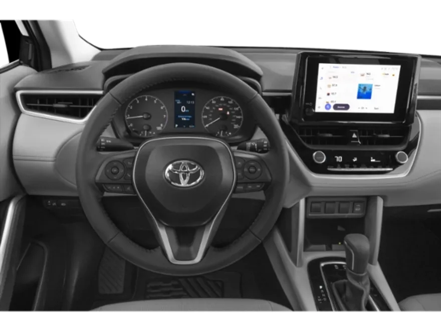 2025 Toyota Corolla Cross LE photo 4