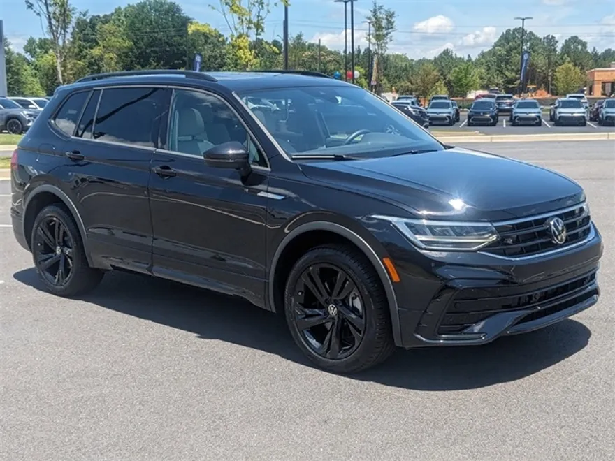 2024 Volkswagen Tiguan SE R-Line Black photo 1
