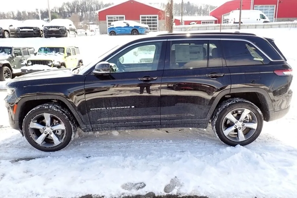 2025 Jeep Grand Cherokee Limited photo 1