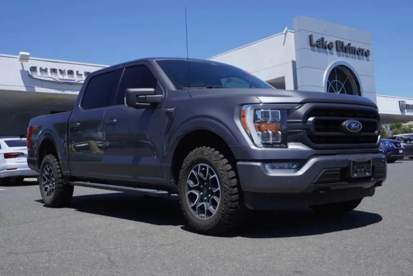 2021 Ford F-150 XLT FX4 photo 1