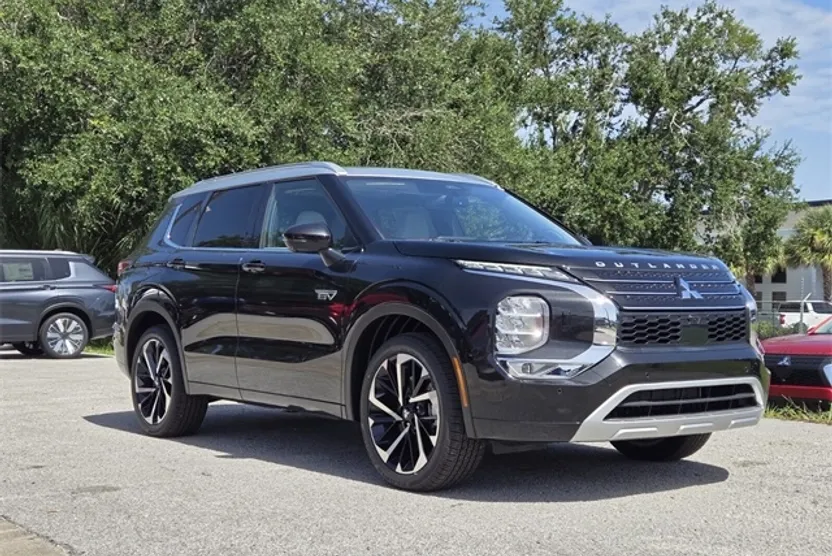 2025 Mitsubishi Outlander PHEV SEL Platinum photo 1