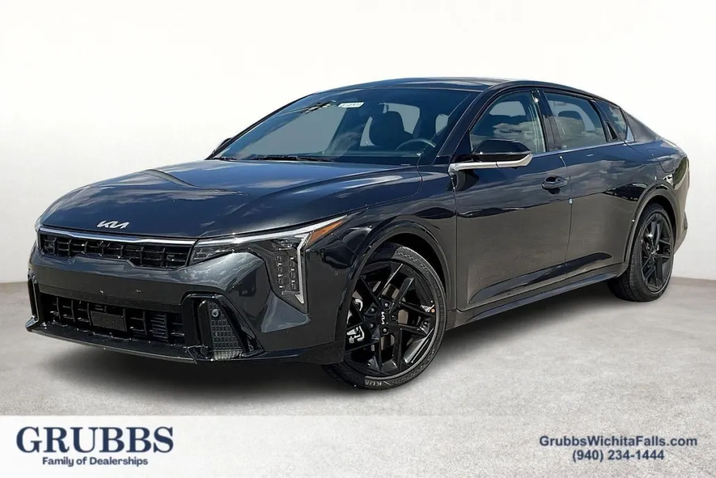 2025 Kia K4 GT-Line Turbo photo 1