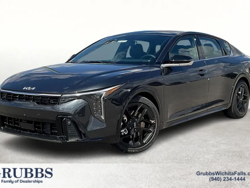 2025 Kia K4 GT-Line Turbo photo 1