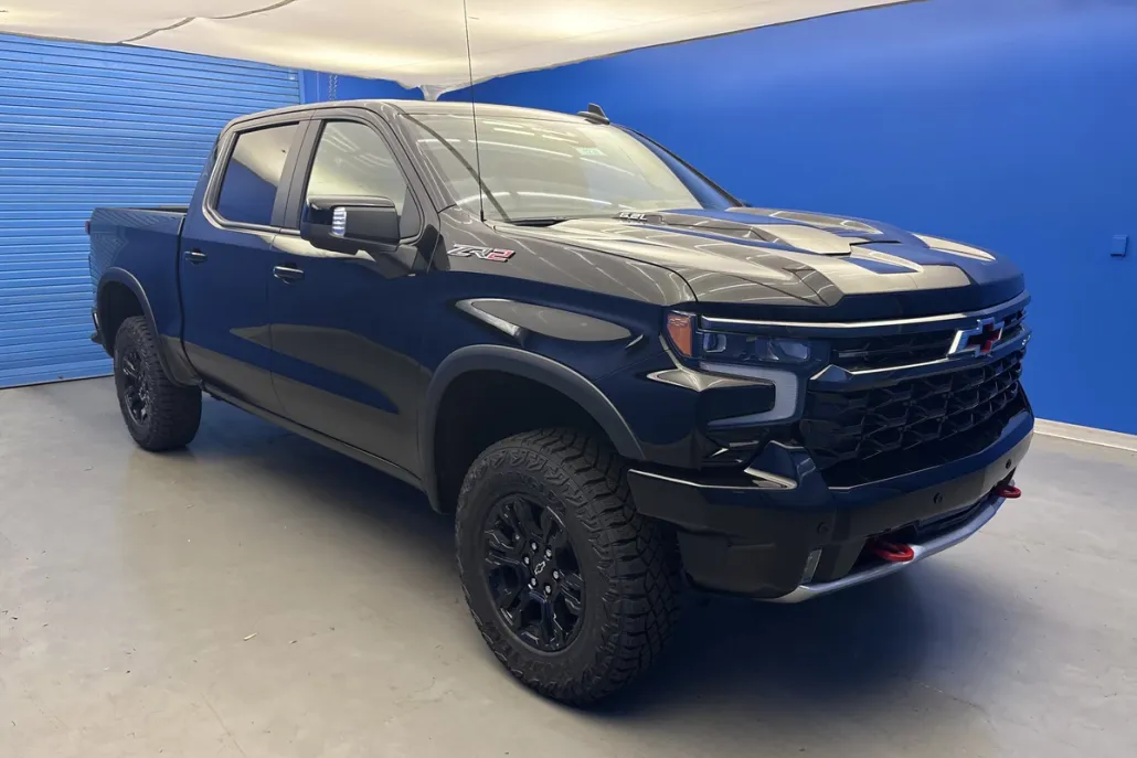 2026 Chevrolet Silverado 1500 ZR2 photo 1