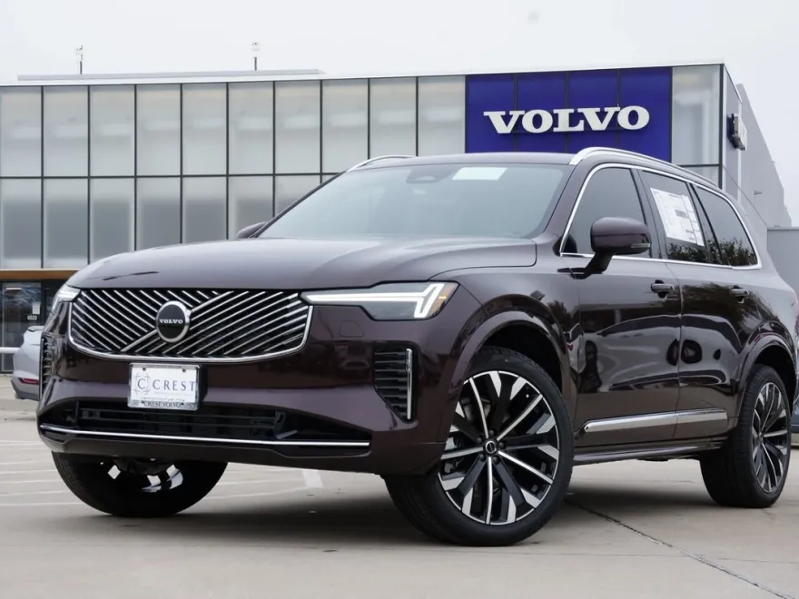 2025 Volvo XC90 Core photo 1