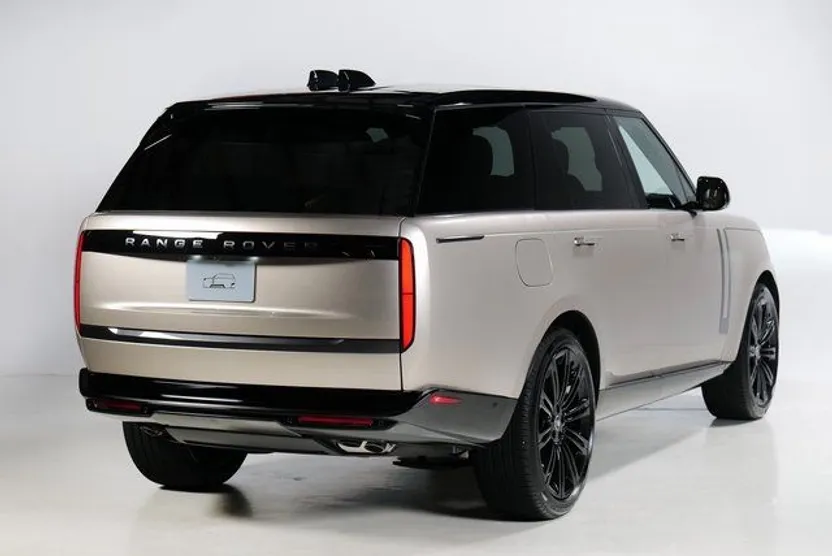2025 Land Rover Range Rover SE photo 1