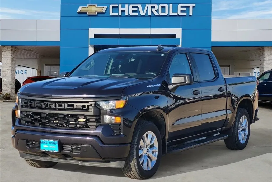 2023 Chevrolet Silverado 1500 Custom photo 1