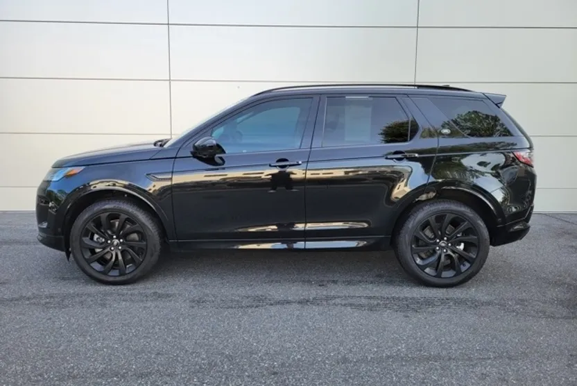 2024 Land Rover Discovery Sport S photo 1