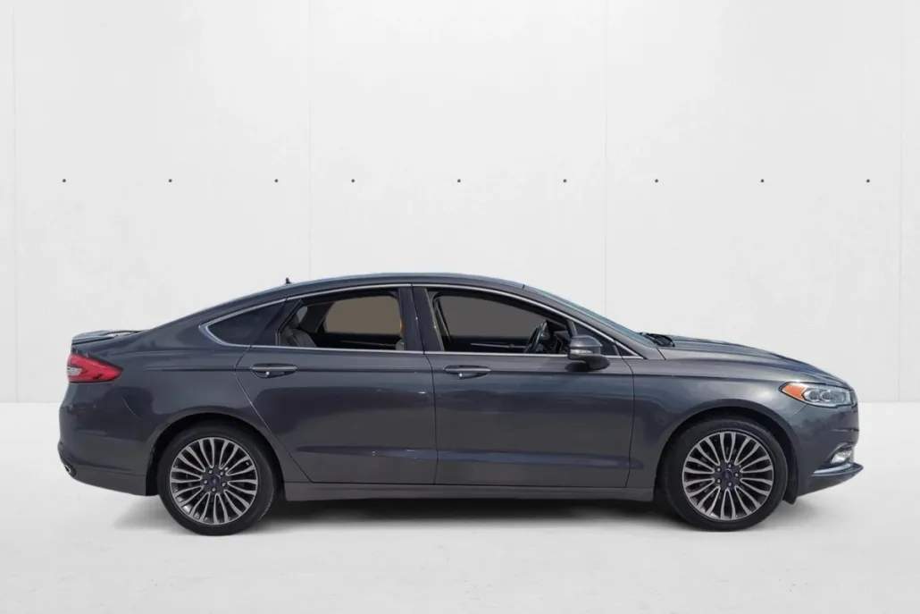 2017 Ford Fusion Titanium photo 1