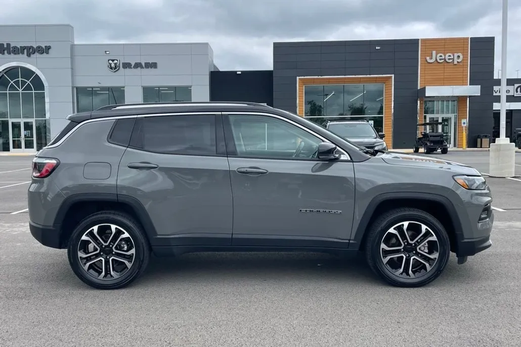 2022 Jeep Compass Limited photo 1