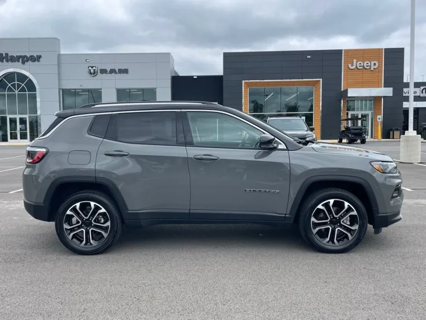 2022 Jeep Compass Limited photo 1