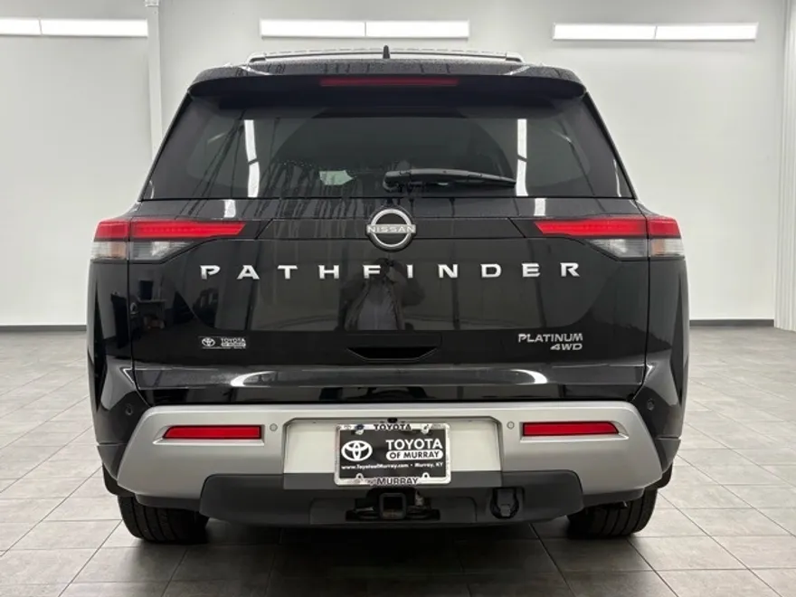 2022 Nissan Pathfinder Platinum photo 1