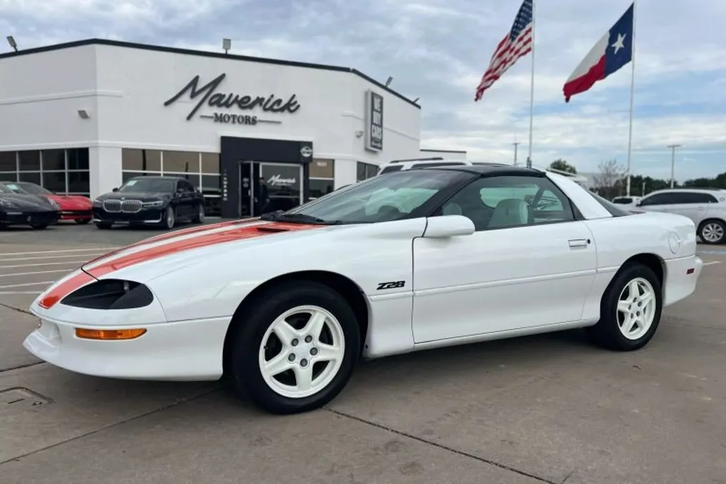 1997 Chevrolet Camaro Z28 Coupe photo 1