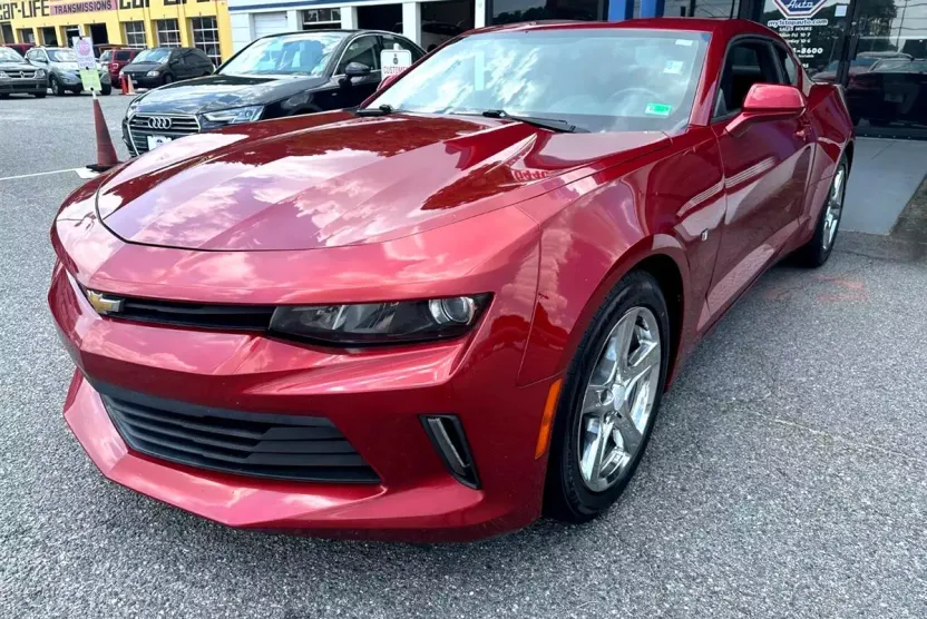 2017 Chevrolet Camaro 1LT photo 1