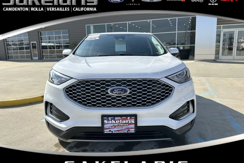 2023 Ford Edge Titanium photo 1