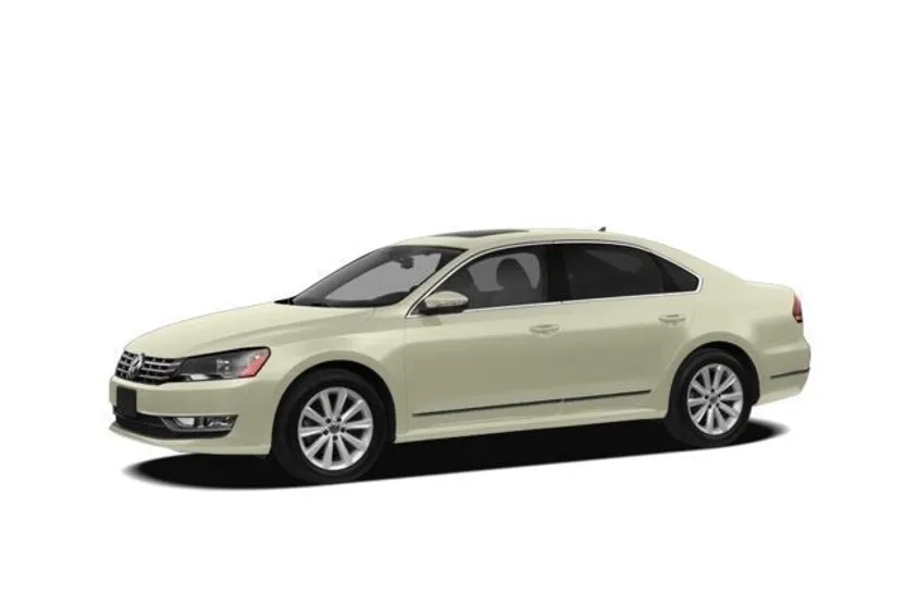 2013 Volkswagen Passat SE photo 1