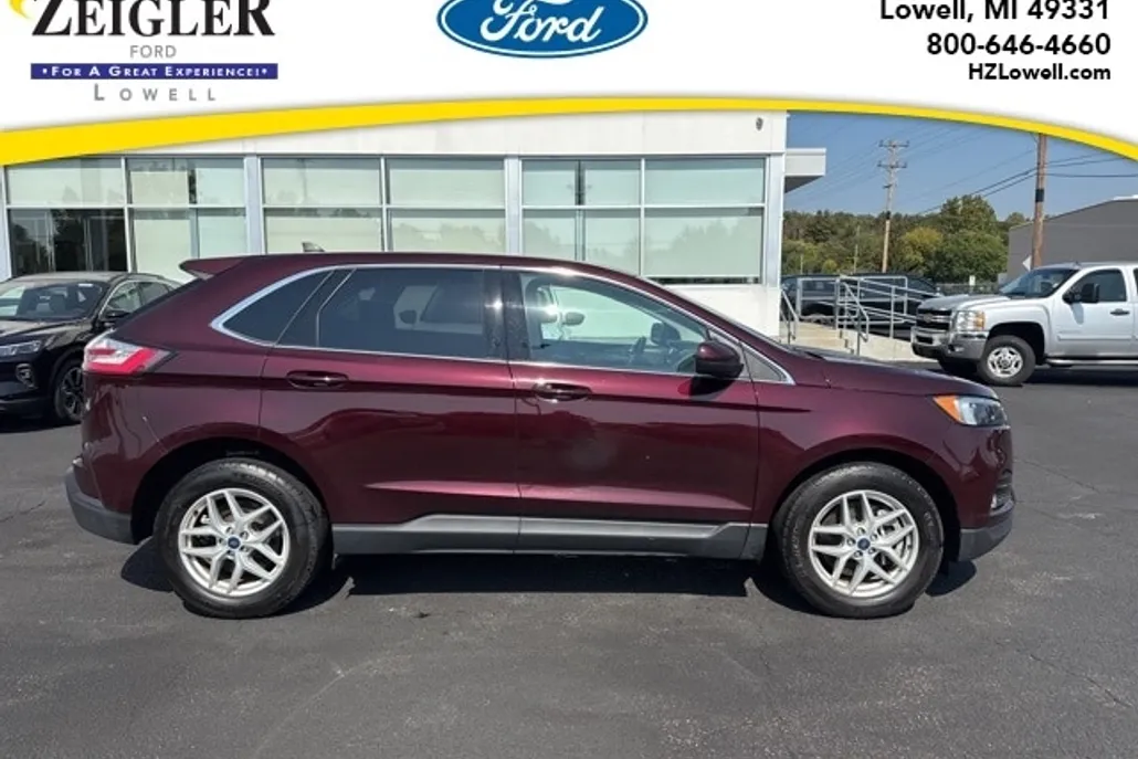 2022 Ford Edge SEL photo 1