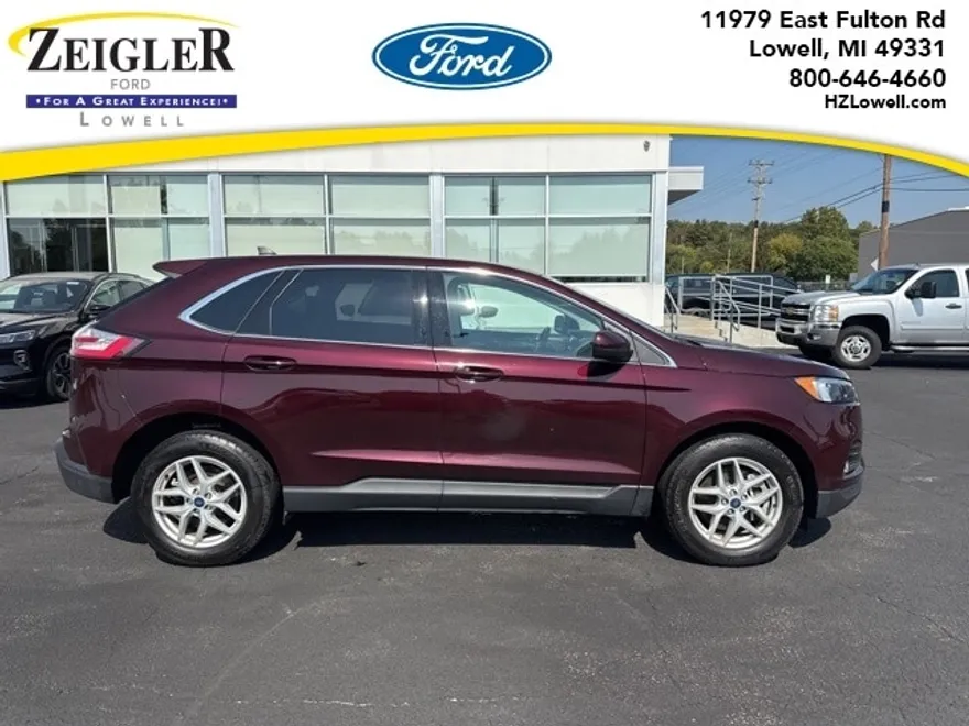 2022 Ford Edge SEL photo 1