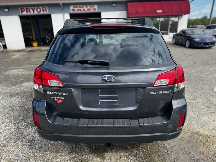 2011 Subaru Outback 2.5i photo 1