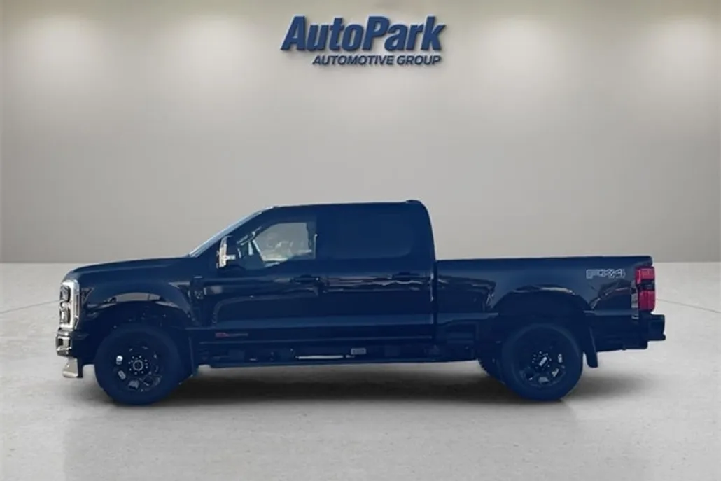 2025 Ford F-350 Lariat photo 1