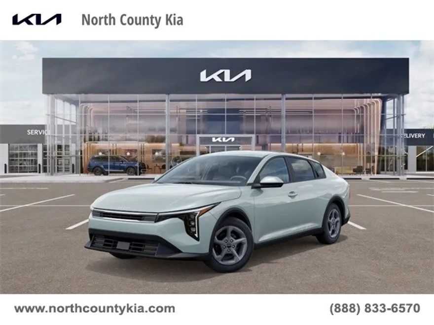 2025 Kia K4 LXS photo 1