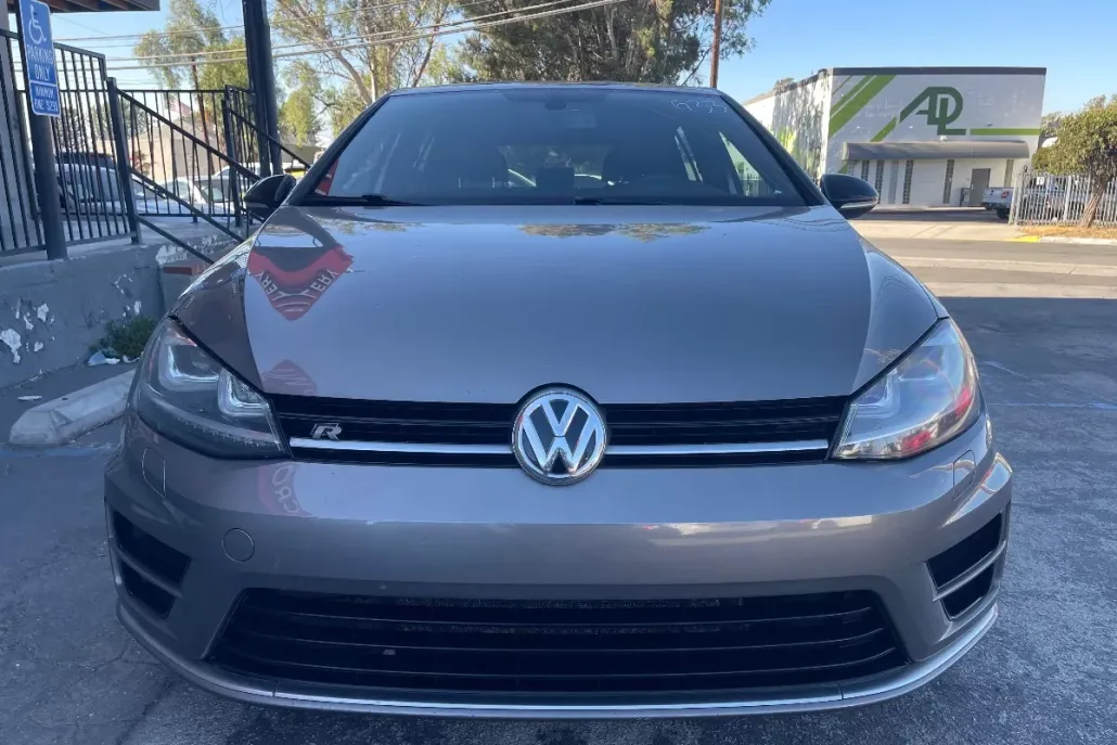 2016 Volkswagen Golf R 4Motion photo 1