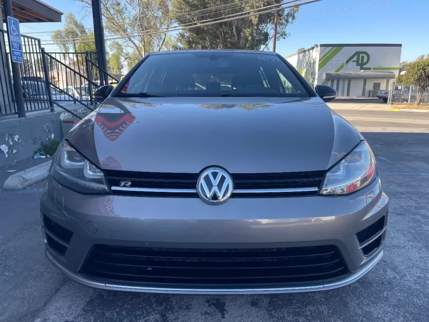 2016 Volkswagen Golf R 4Motion photo 1