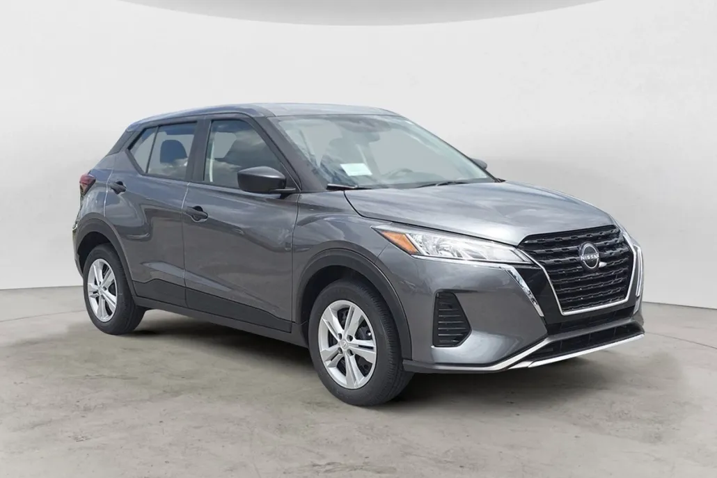 2025 Nissan Kicks Play S photo 1