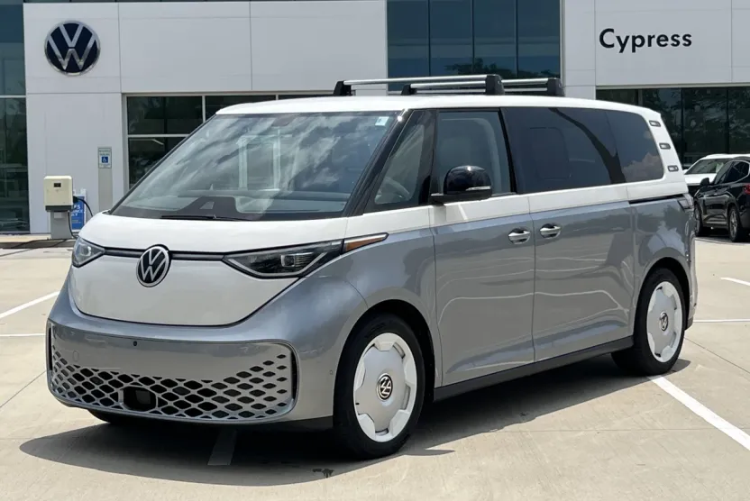 2025 Volkswagen ID. Buzz photo 1