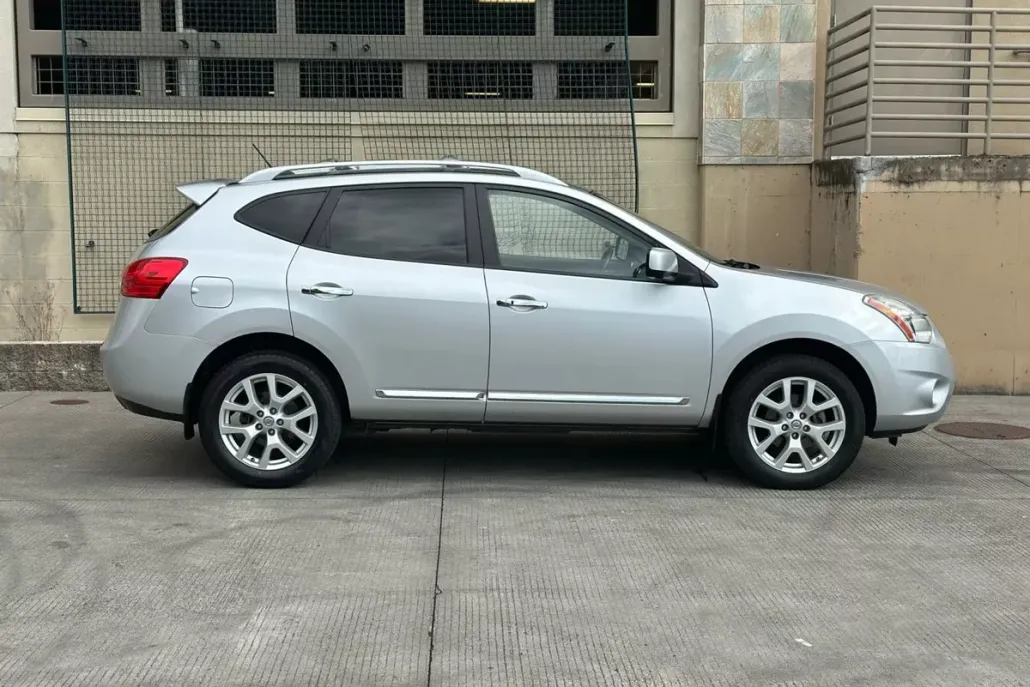 2013 Nissan Rogue SV SL photo 1